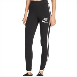 NIKE WOMENS LEGGINS!